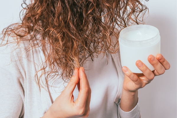 Azeite de Oliva no Cabelo: Diferenças entre Hidratação e Umectação